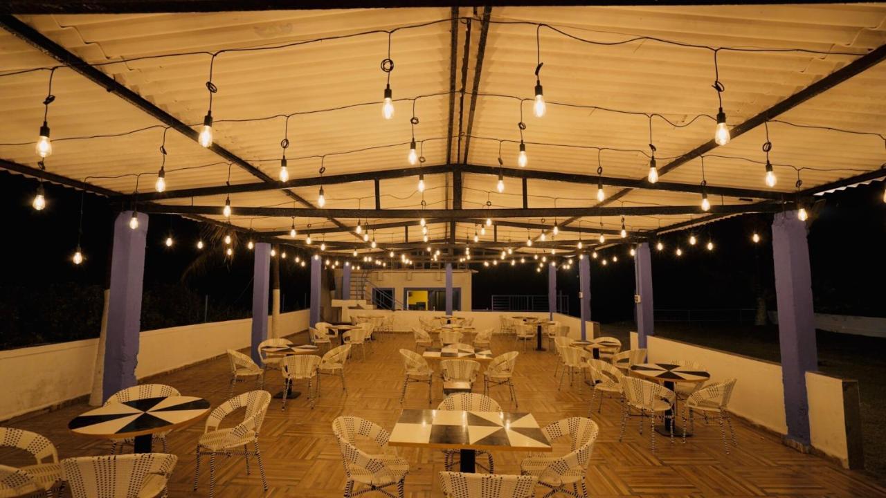 Santorini Vasai Resort エクステリア 写真